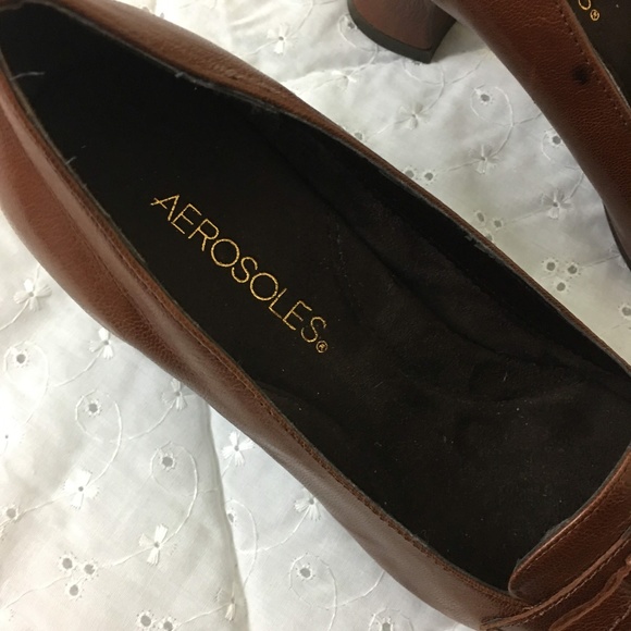 Aerosole dark tan leather pump size 6M - Picture 7 of 8